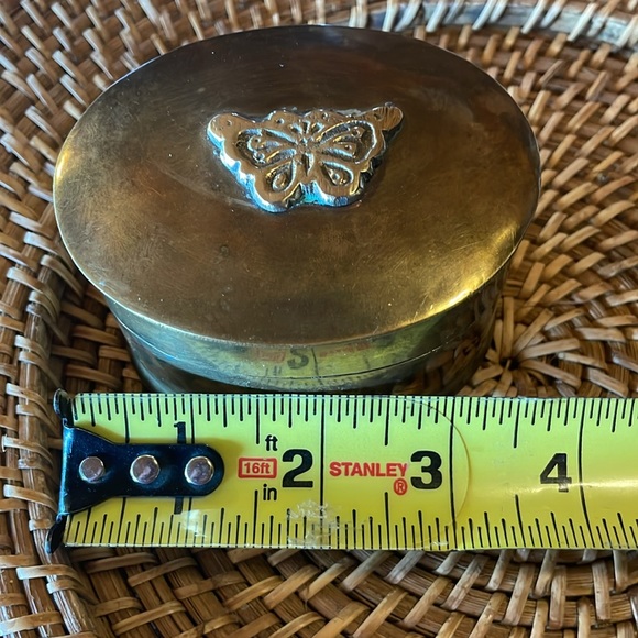 Vintage brass butterfly trinket box - Picture 11 of 12